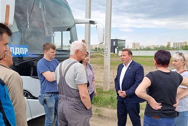 Пострадавшие в половодье оренбуржцы получают гуманитарную помощь